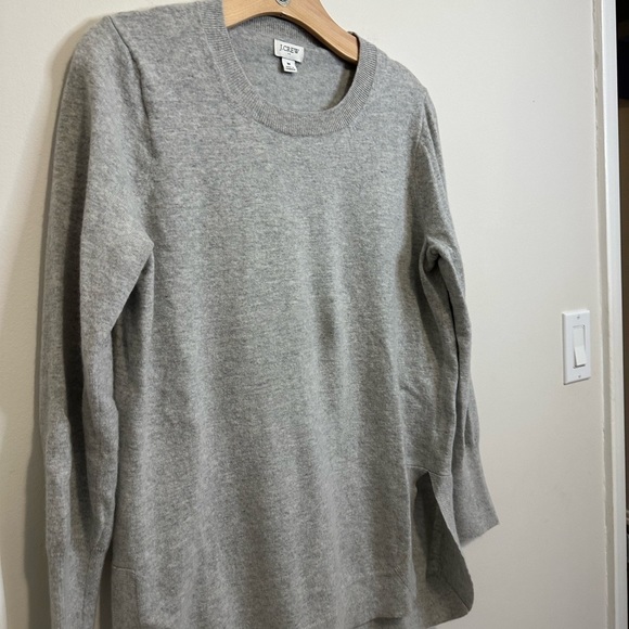 Women’s J Crew Factory Wool blend grey sweater. So soft.... - Picture 2 of 6